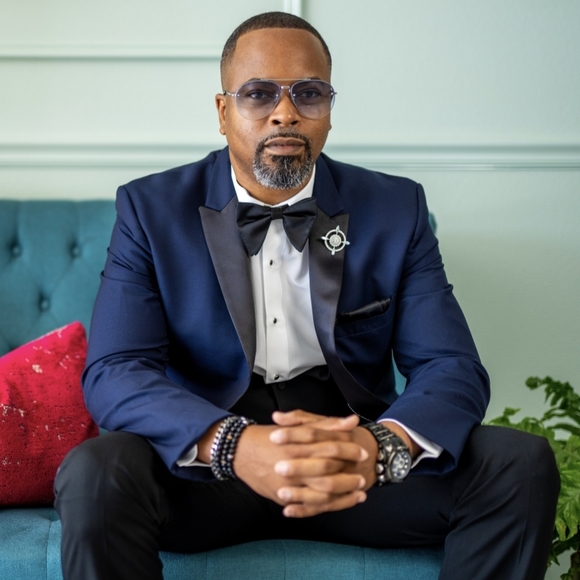 Meet your Posher, Andre - Picture 3 of 4